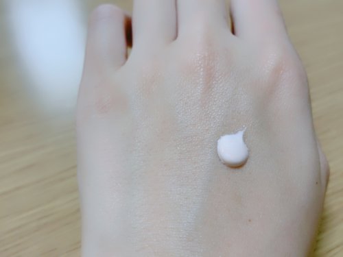 おしろいミルクのテクスチャ